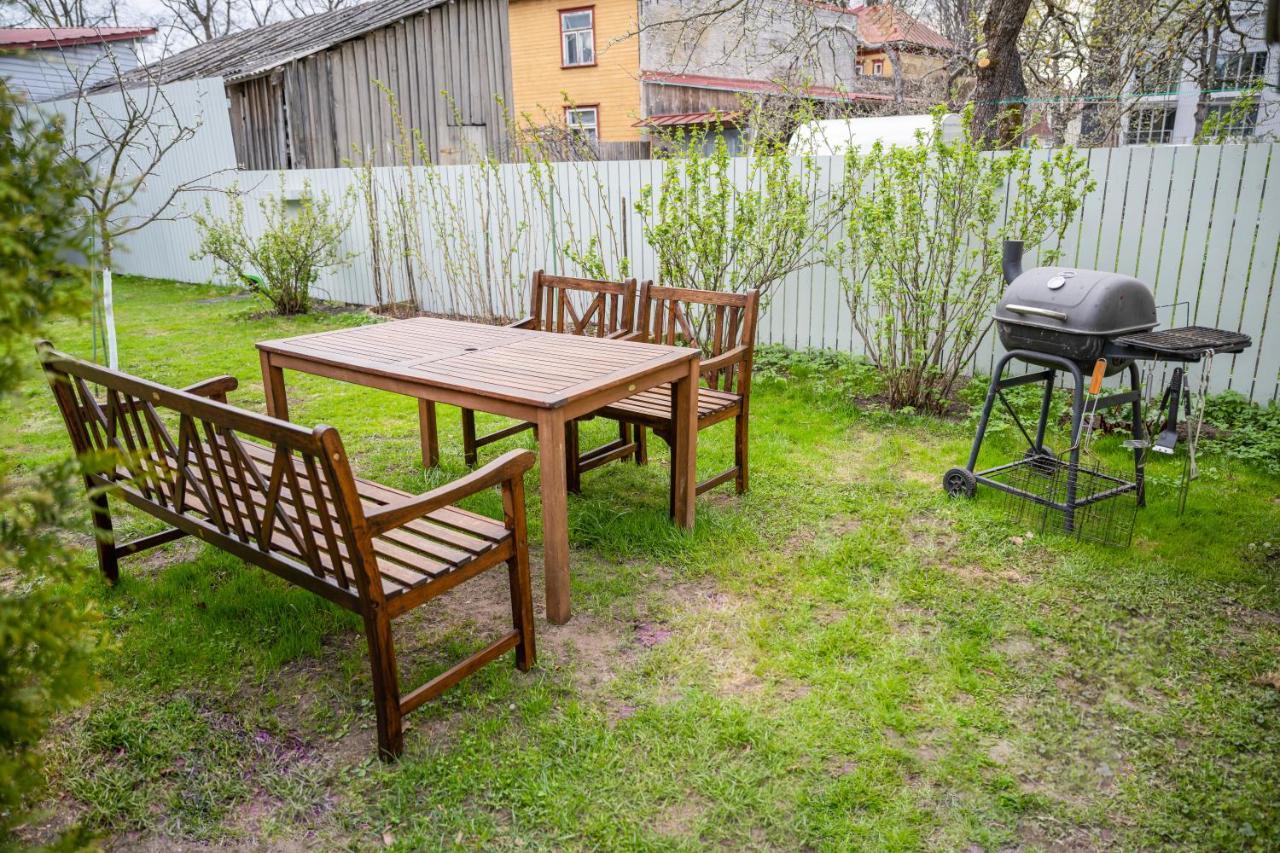 Cabin Guesthouse With Free Parking Pärnu Exterior foto