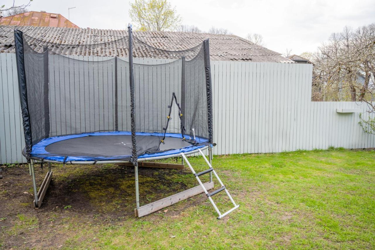 Cabin Guesthouse With Free Parking Pärnu Exterior foto