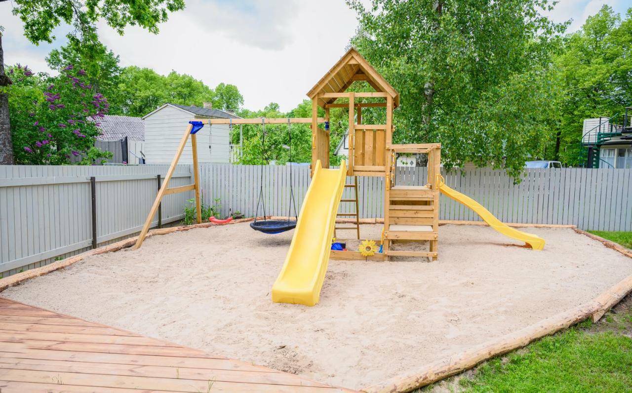 Cabin Guesthouse With Free Parking Pärnu Exterior foto